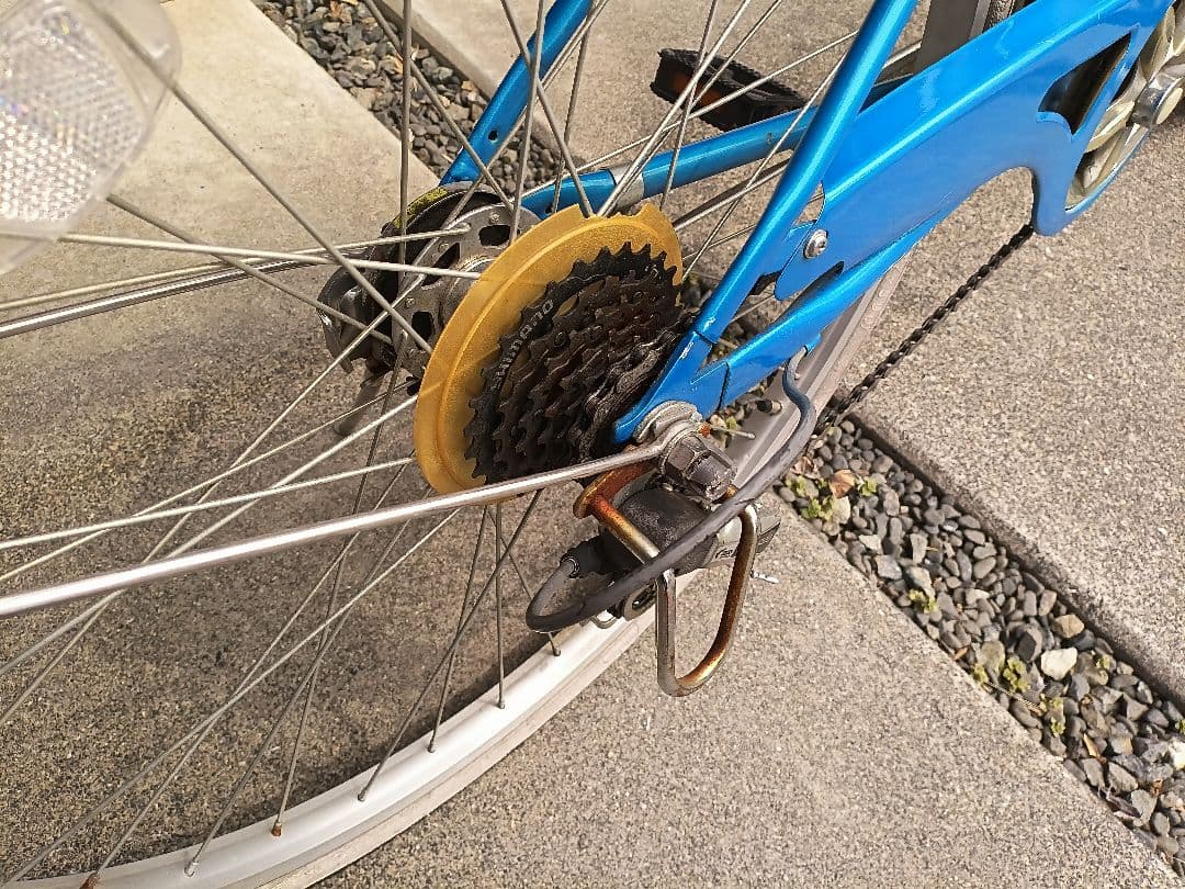 【最終値下げ】青 自転車　通学用　通勤用 前カゴ付き　6段変速