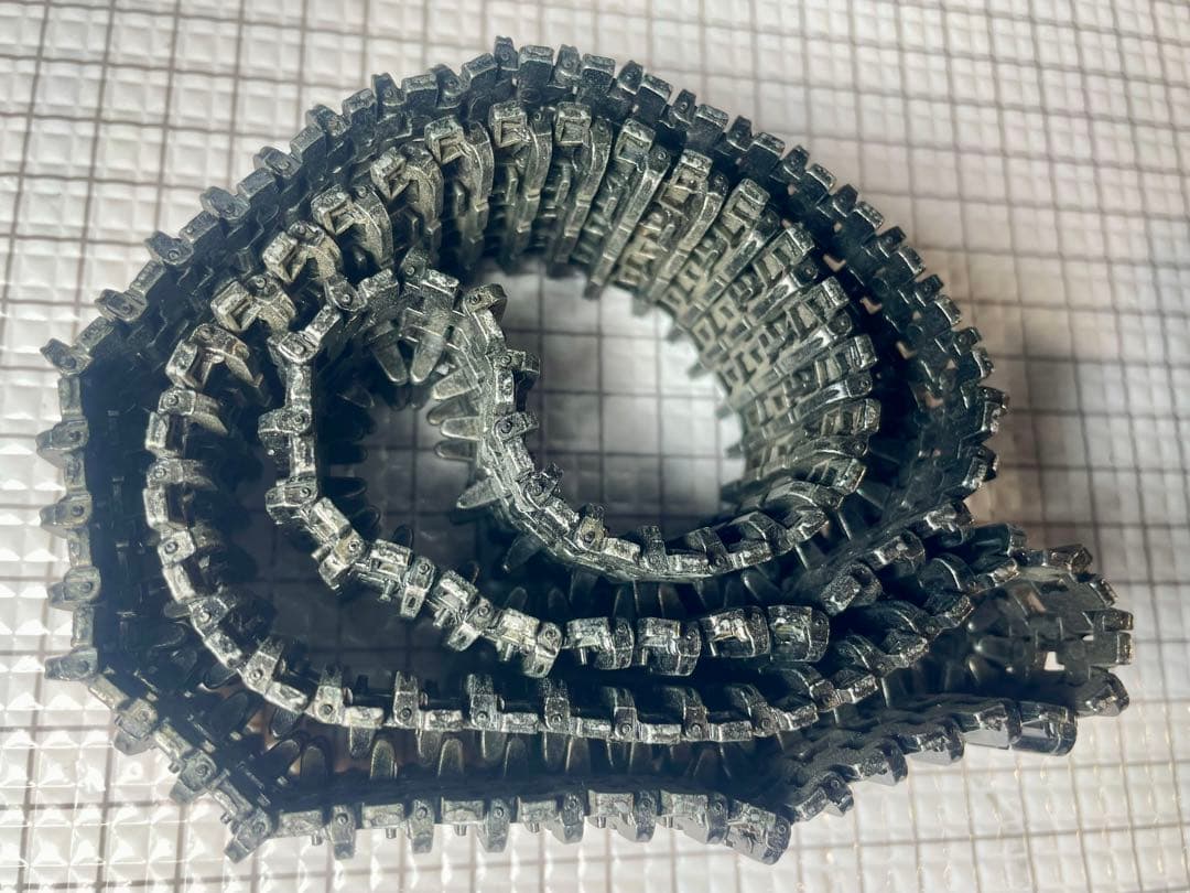 美品！ヘンロン【タイガー1】用金属履帯