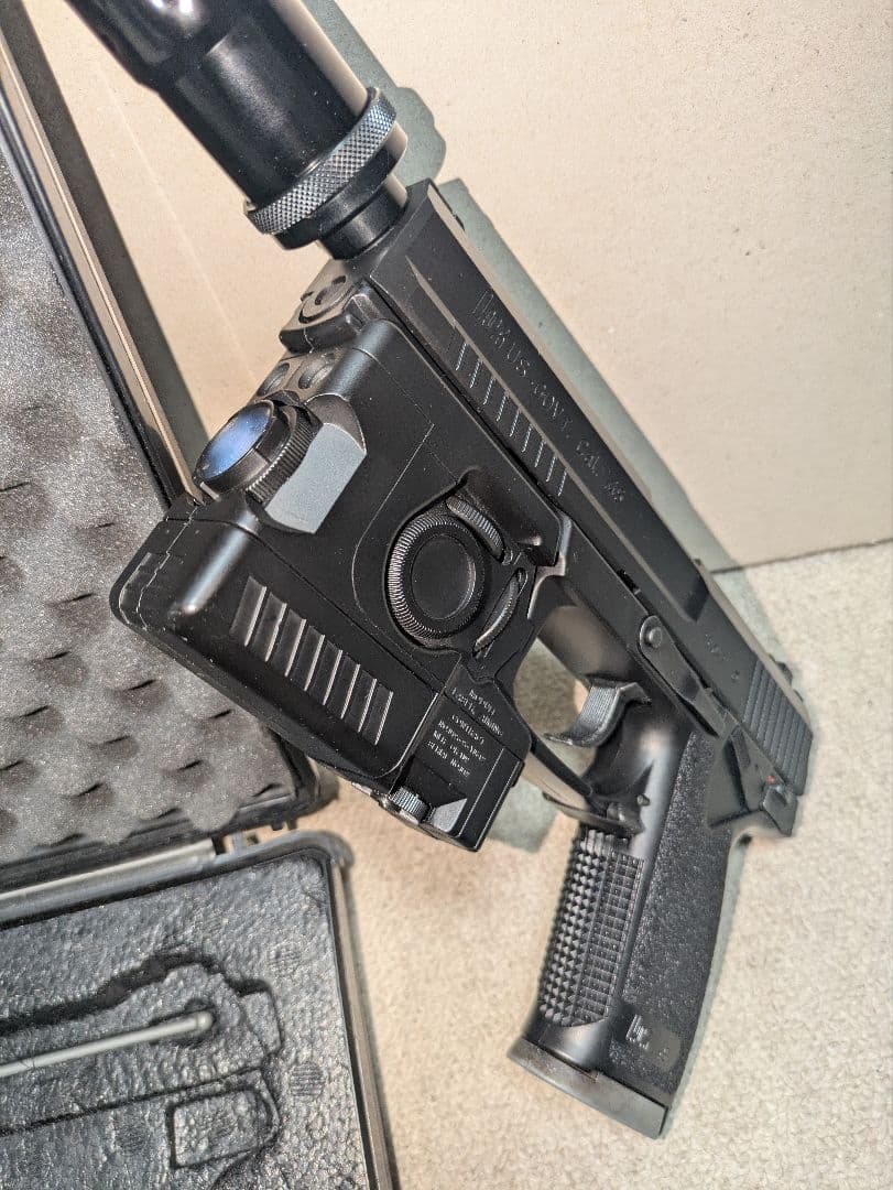 美品☆東京マルイ SOCOM Mk23 ガスガン サイレンサー ライト付き