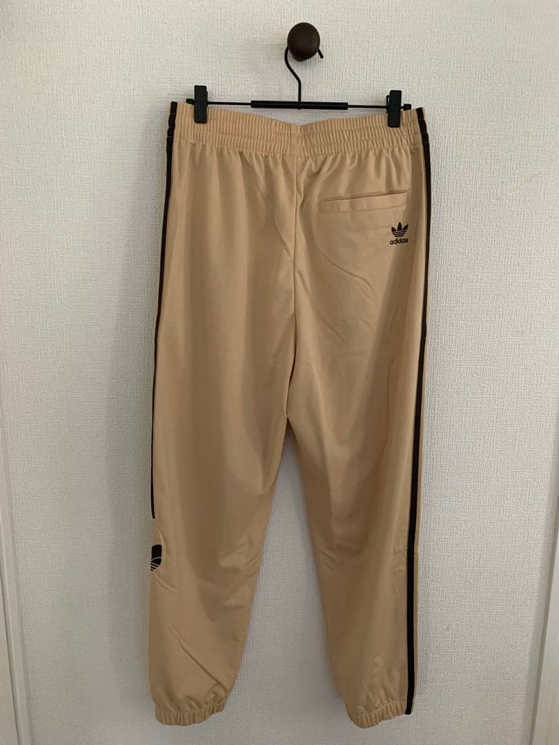 『新品タグ付』adidasアディダスオリジナルストラックパンツ XLサイズ