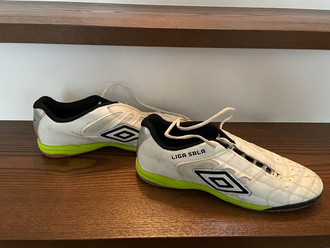 リーガサラ プロ エナメル　【UMBRO|アンブロ】　25センチ