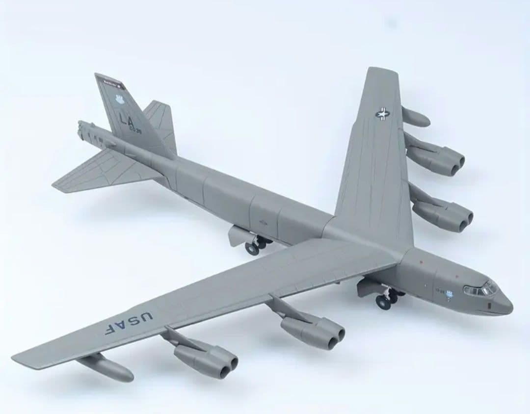 ✈B-52ストラトフォートレス 1/200 精密模型完成品