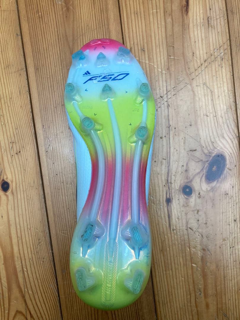 【週末値下中】F50 ELITE CAPSULE FG / 天然芝用　24cm