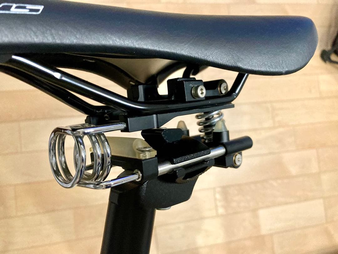 Air Seat サドルサスペンション 100kg ブラック