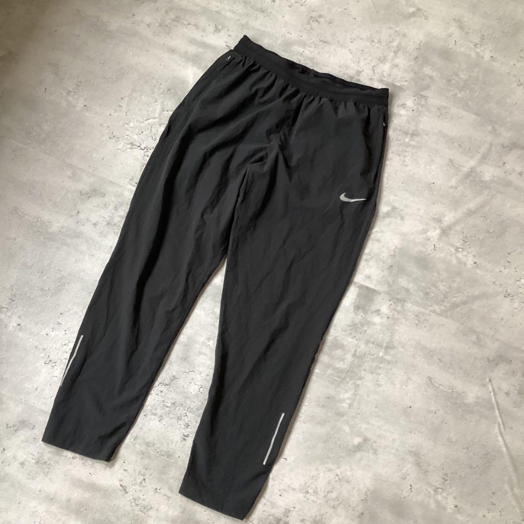 NIKE ナイキ　ジャージパンツ　ナイロンパンツ　ブラック　黒