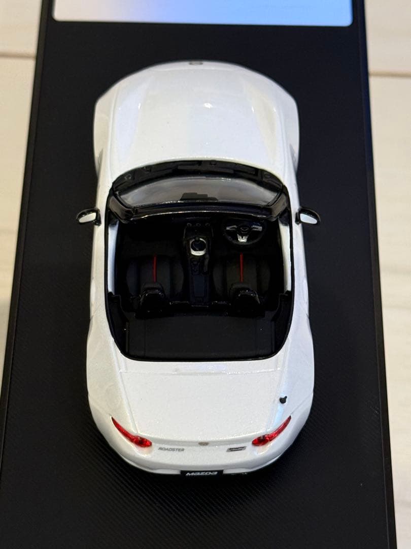 マツダ　NDロードスター 1/43ミニカー　ホワイトパールマイカ