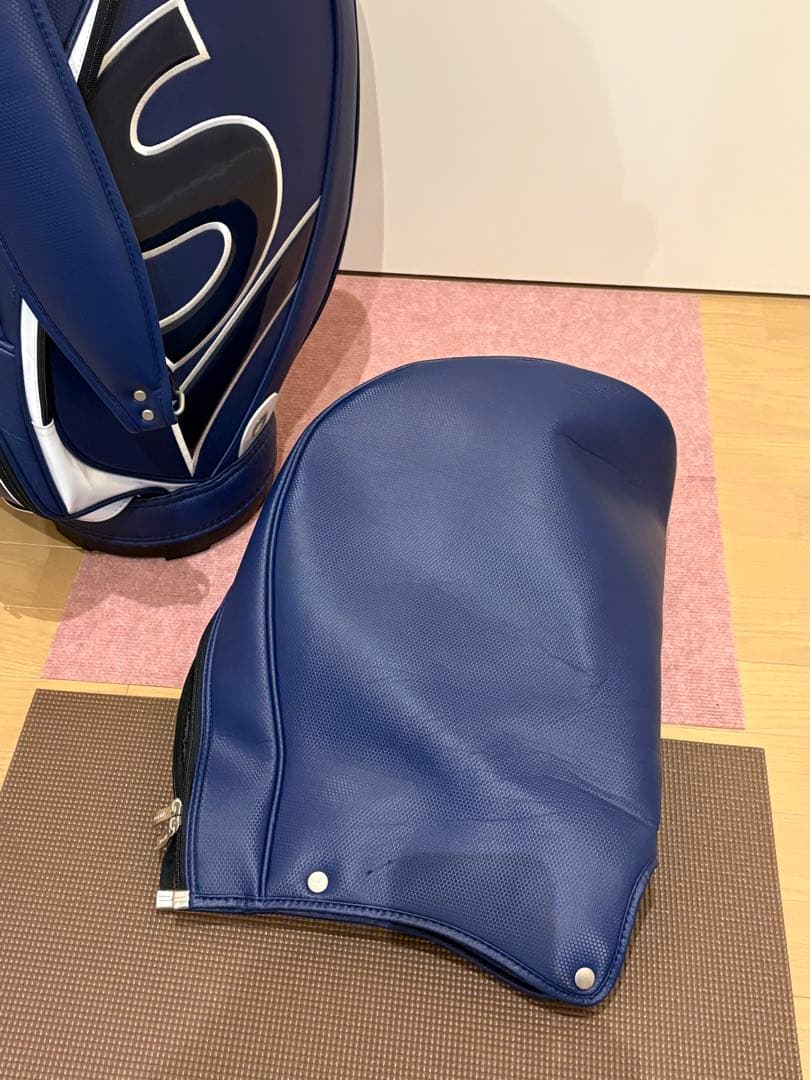 美品 スリクソン キャディバッグ