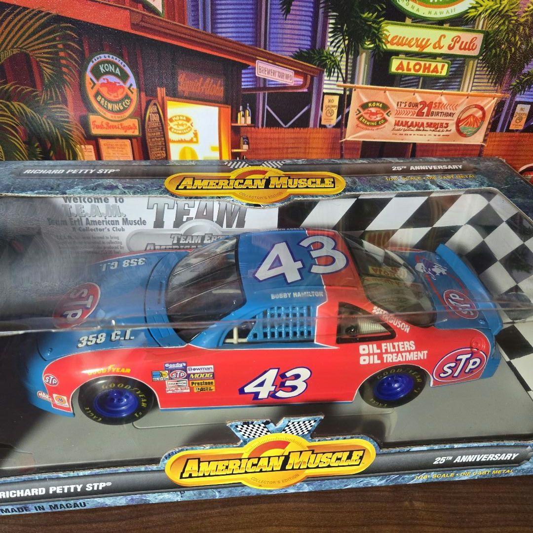 アメリカンマッスル NASCAR 1/18 Richard Petty STP