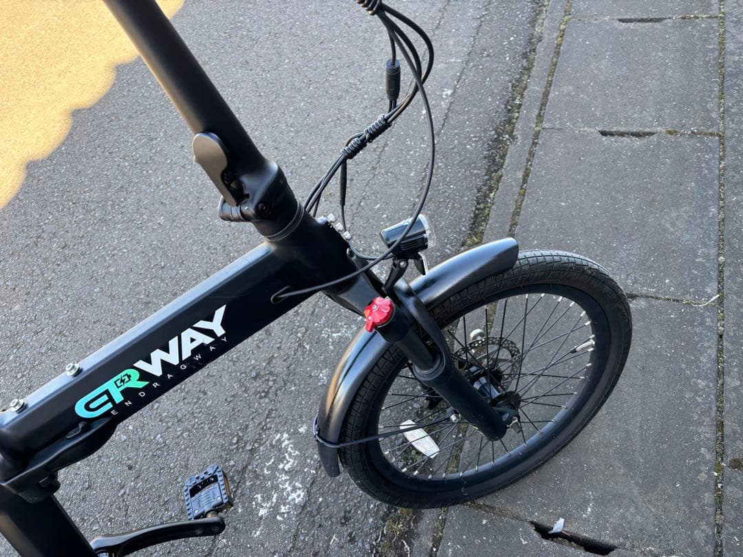 送料無料。折りたたみ式のGRWAY A02電動アシスト自転車