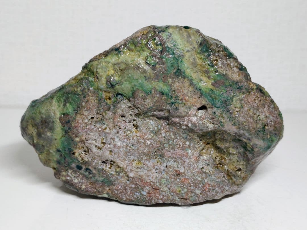 孔雀石 1.8kg 紋石 原石 鑑賞石 自然石 誕生石 鉱物 鉱石 水石