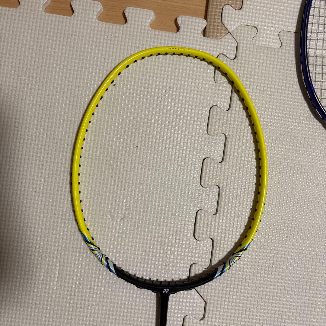 バドミントンラケット 2本セット　ナノレイ　180とナノレイ　200
