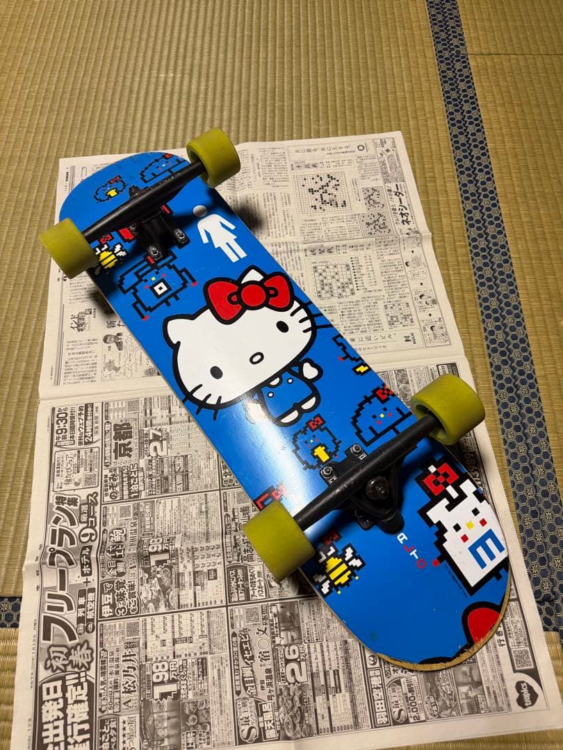 ガール×ハローキティ スケボー 美品