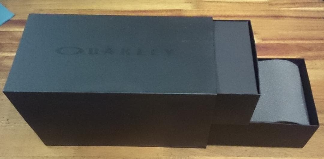 無言購入OK！！　ディスプレイ内蔵ゴーグル OAKLEY AIRWAVE 1.5