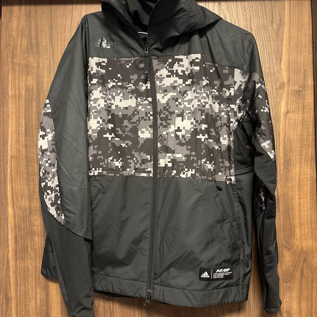 新品未使用adidas ウィンドブレーカー　パンツ上下セット