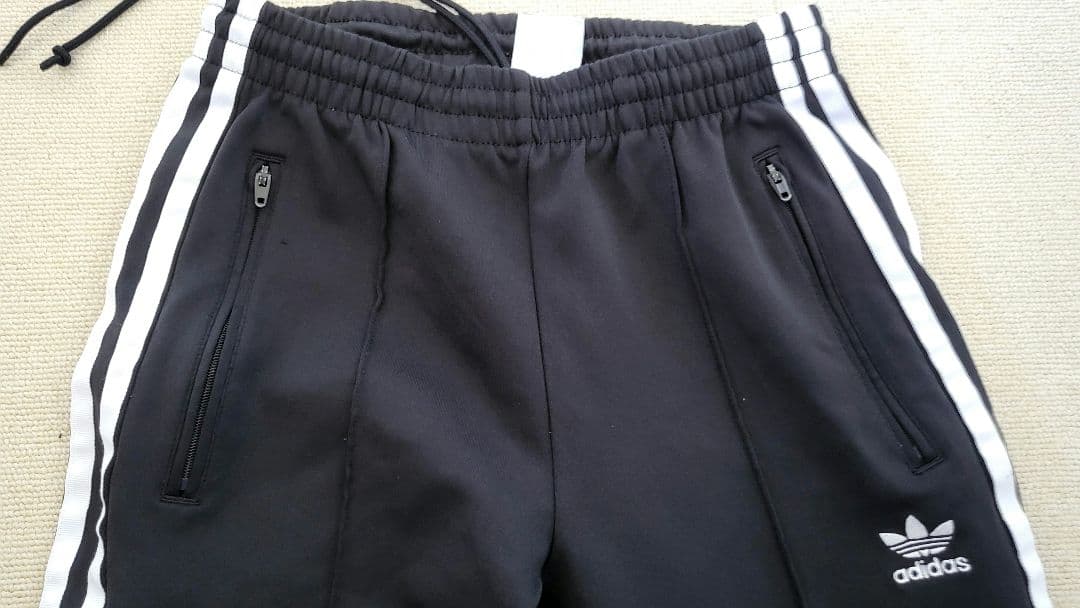 adidas 裾ジップ トレーニングパンツ スリーライン ブラック