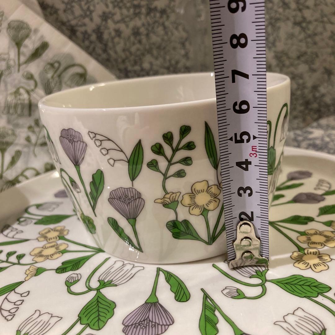 ボタニカルフラワー　食器セット　淡めの色　植物柄　プレート　ボウル　ペールトーン