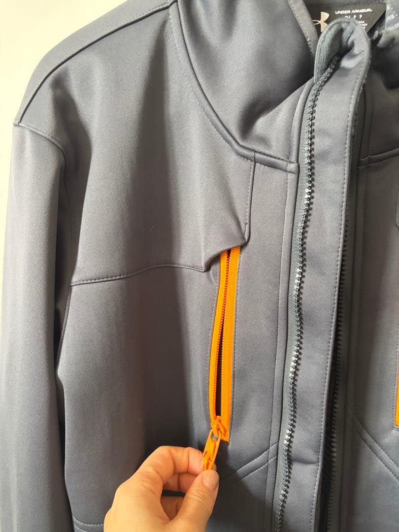 新品タグ付き！Under Armour めっちゃおしゃれジャージ