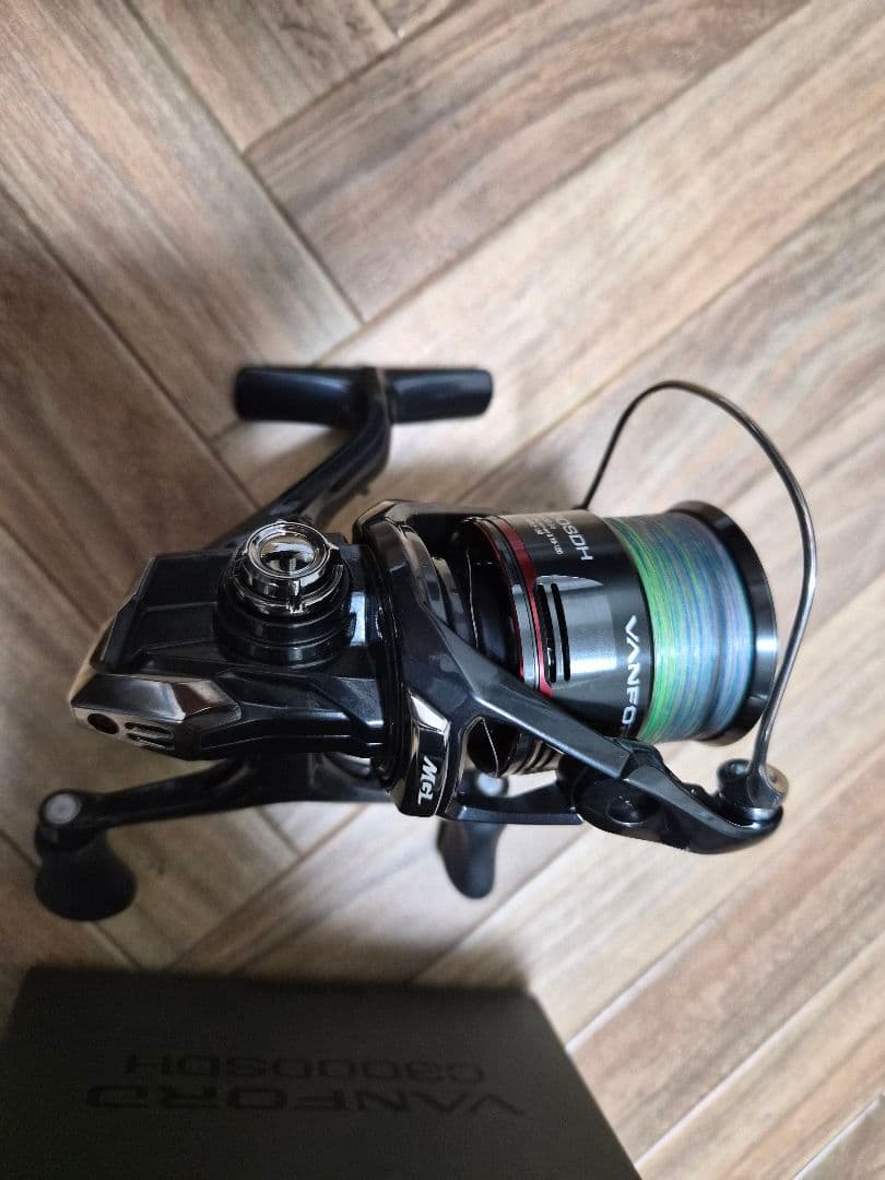 リール SHIMANO 24VANFORD C3000SDH