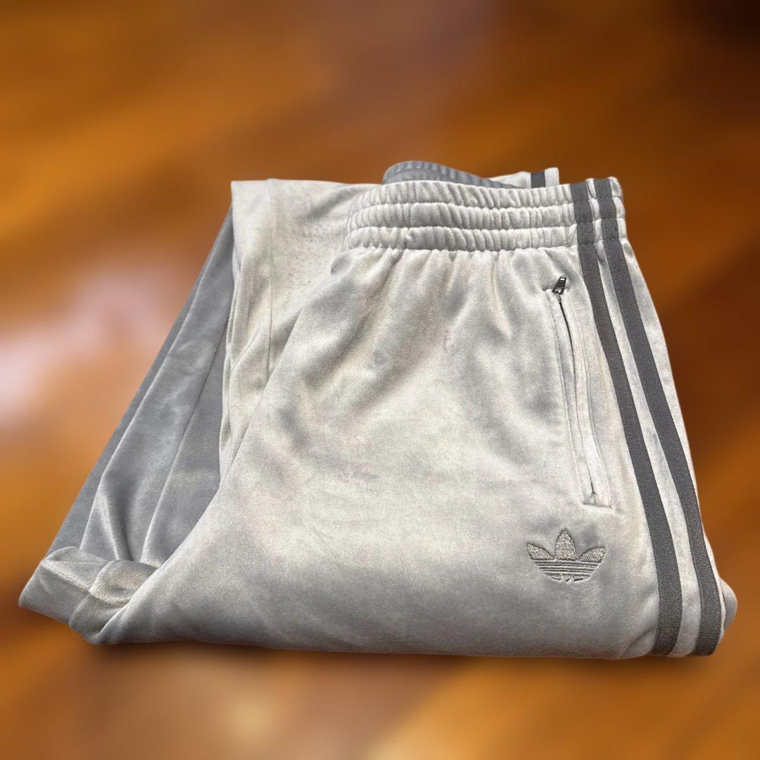 adidas ベロア パンツ（ユニセックス）