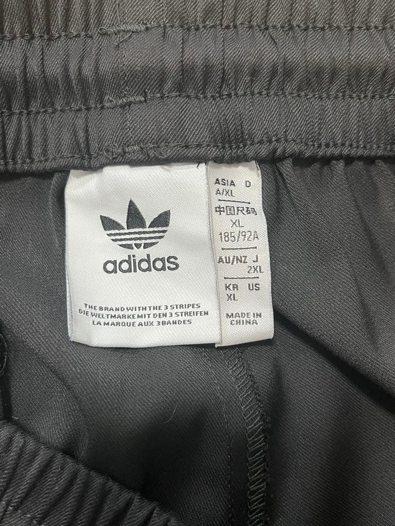 【新品未使用】adidasアディダスプレミアム バギー トラックパンツ
