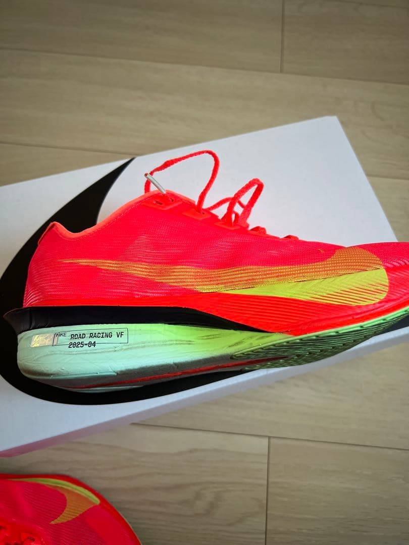 NIKE ヴェイパーフライ4 26.5cm