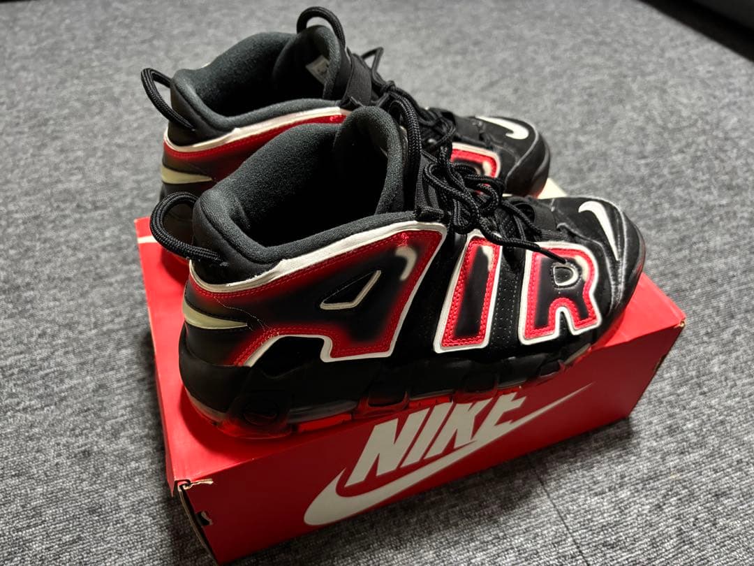 NIKE AIR MORE UPTEMPO 96'・ブラック/レッド