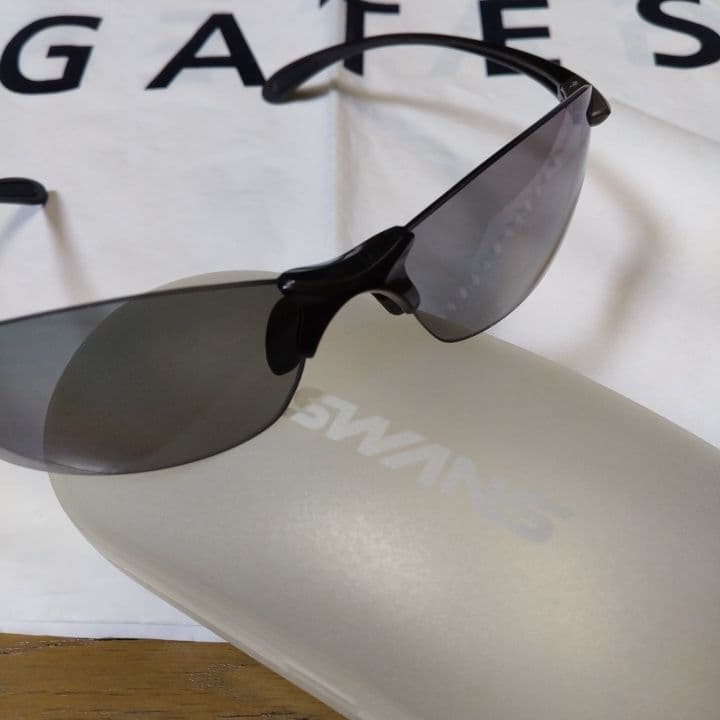美品⭐SWANS⭐スポーツ⭐サングラス⭐ブラック⭐ケース付き⭐