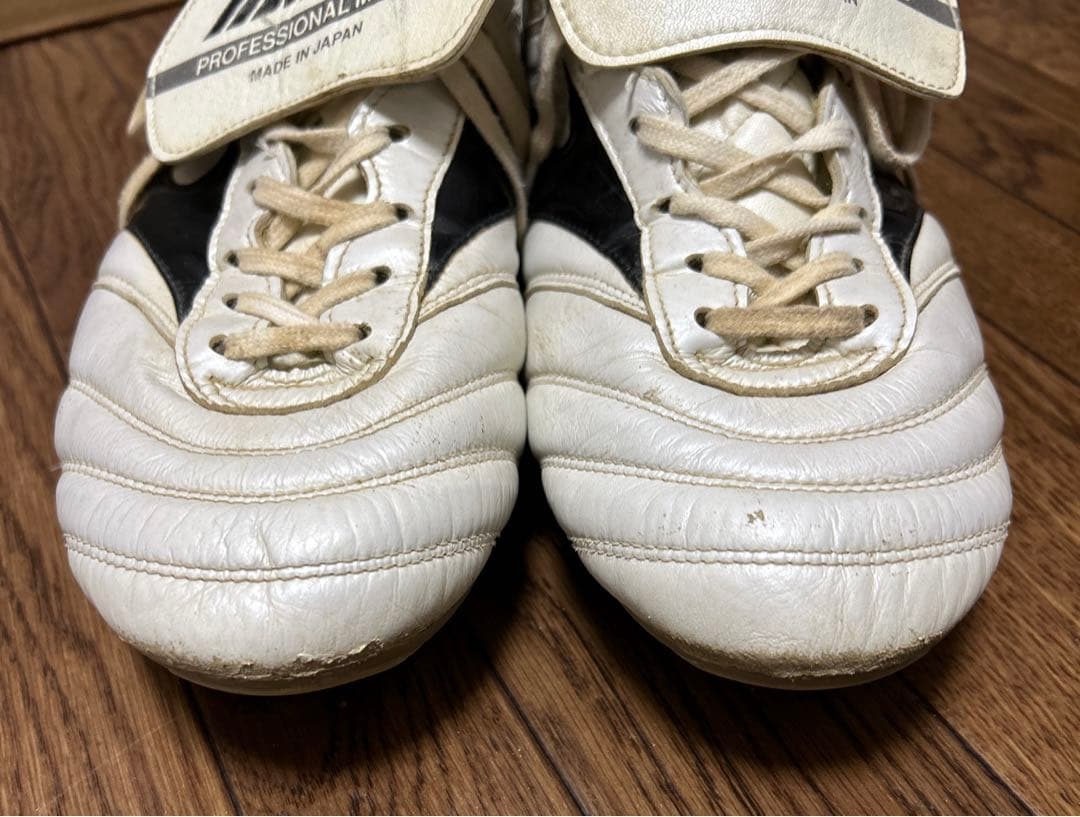 MIZUNOモレリア25周年記念モデル　28㎝