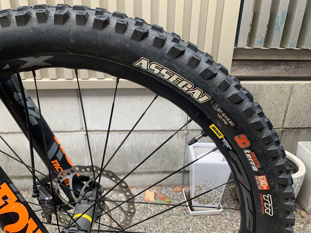 INTENSE TRACER 275 Mサイズ FOX カーボン インテンス