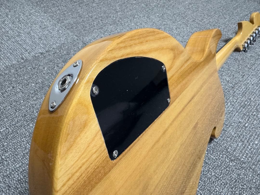 新品同様 Bigsbyタイプ　エレキギター