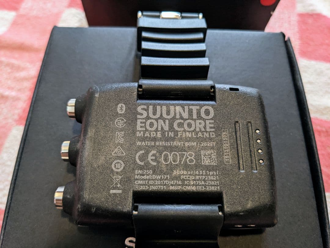 ダイブコンピューター トランスミッター付き SUUNTO スキューバダイビング
