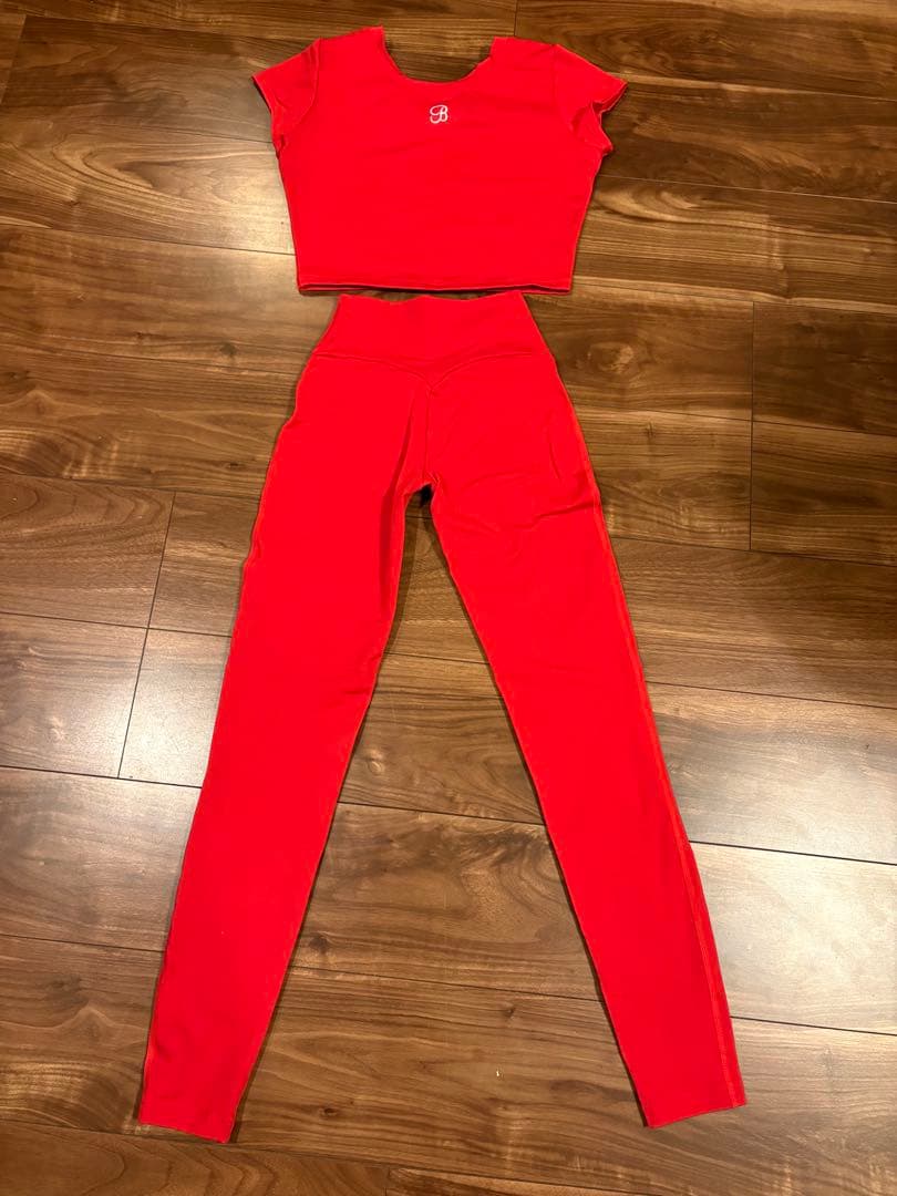 BOMBSHELL SPORTSWEARヨガウェアセット レッド(XS)