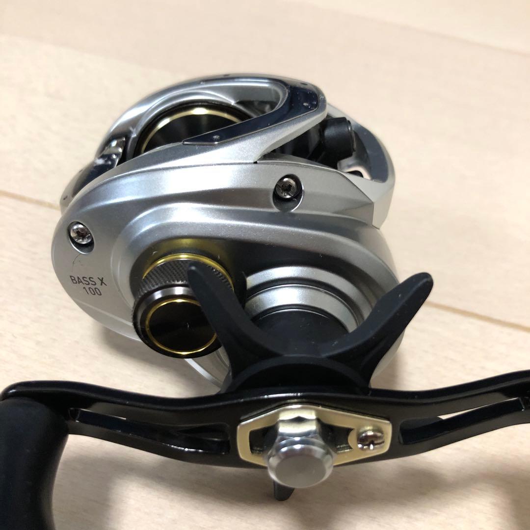 美品‼️ダイワ 24バスX100 右ハンドル