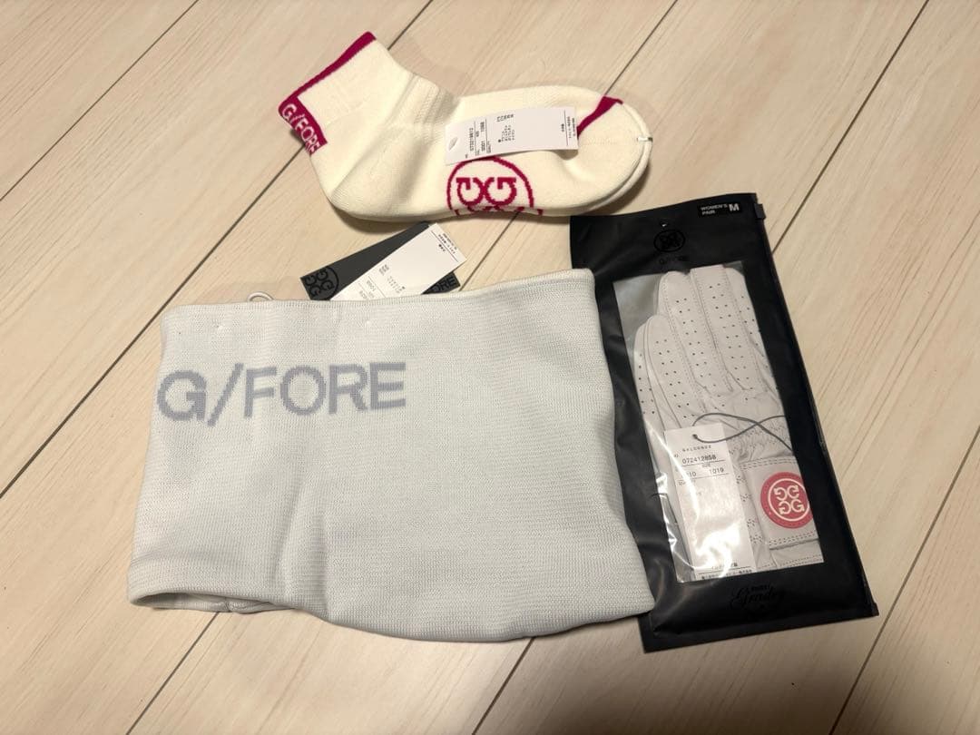 g\fore ゴルフ レディース　グローブ　ソックス　ネックウォーマー　ギフト