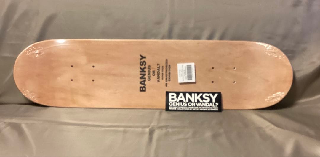 新品未開封 BANKSY バンクシー スケートボード板