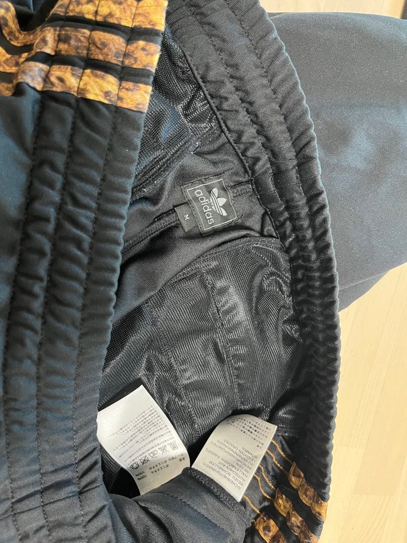 疑*人様 adidas アディダス オリジナルス レオパード 上下セット Mサイ