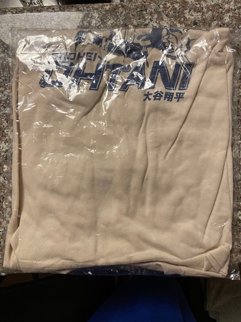 非売品＆おまけ付　大谷翔平ロサンゼルス・ドジャース Tシャツ＆サングラス