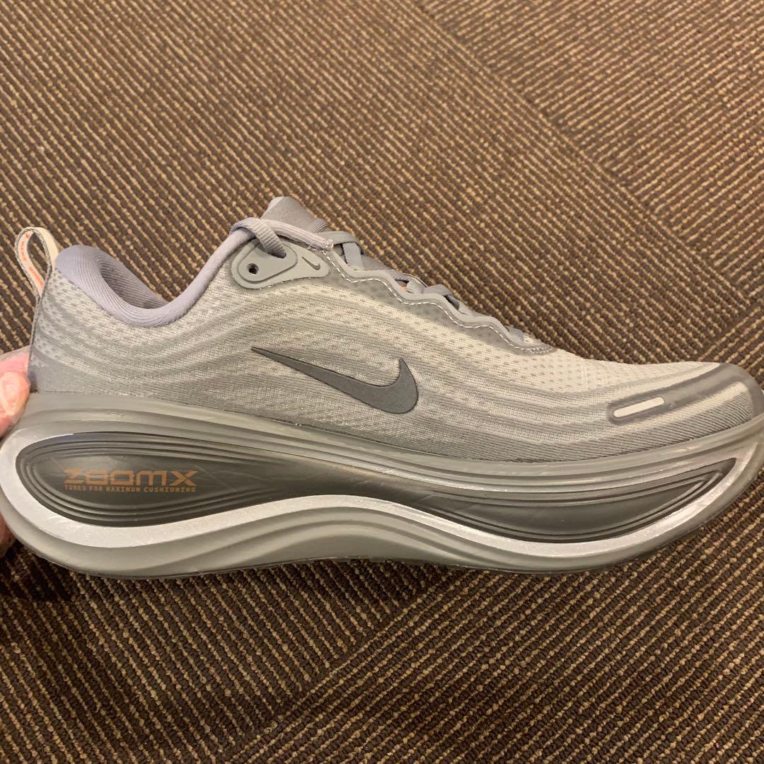 新品級 箱あり NIKE ナイキ ボメロプラス グレー 27.5