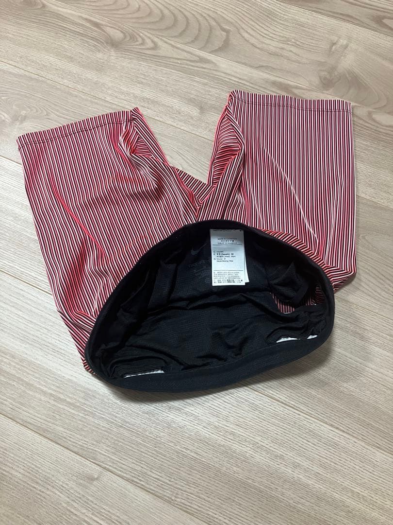 極美品　Nike トレーニングショーツ 赤黒ストライプ　サイズM