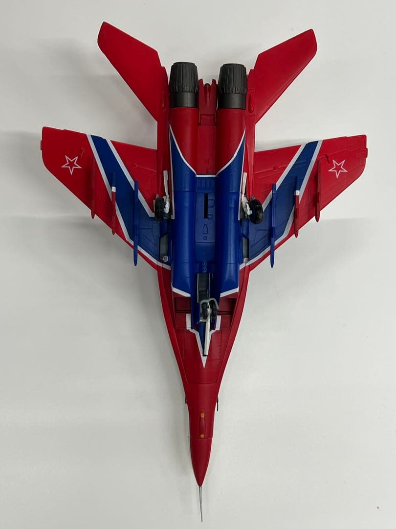 最終お値下げ後　ホビーマスター 1/ 72 MiG-29 ファルクラム”