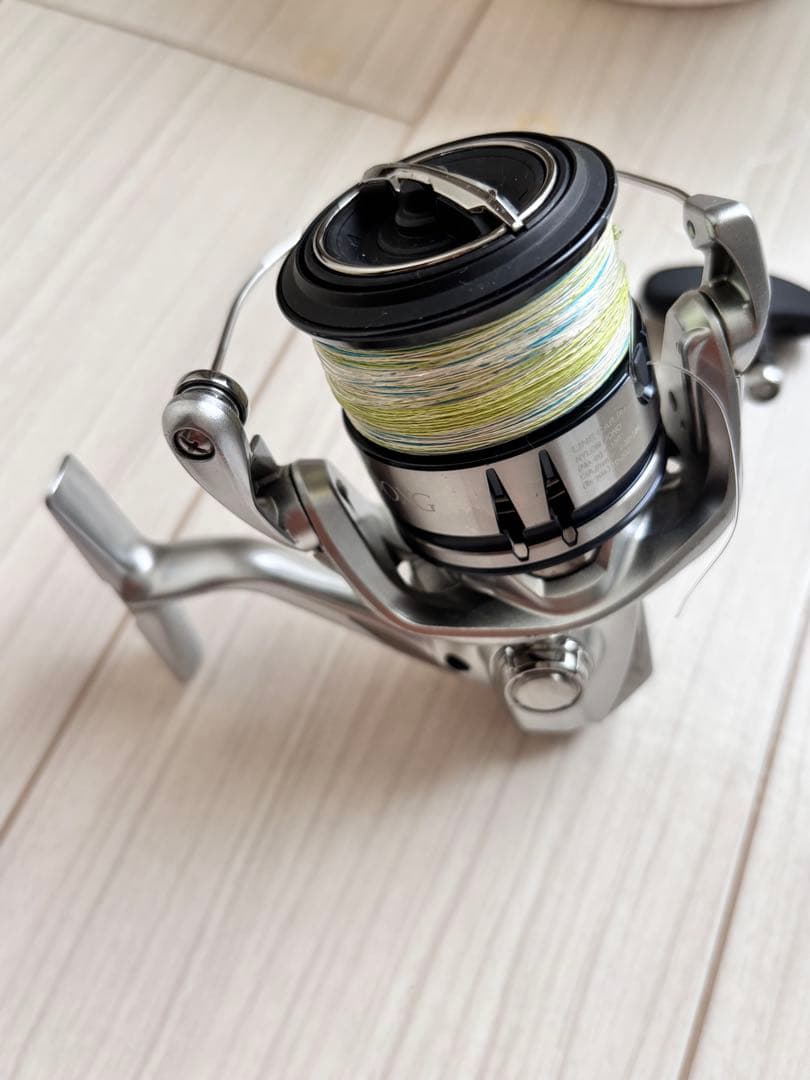 ジャンク品　SHIMANO スピニングリール シルバー