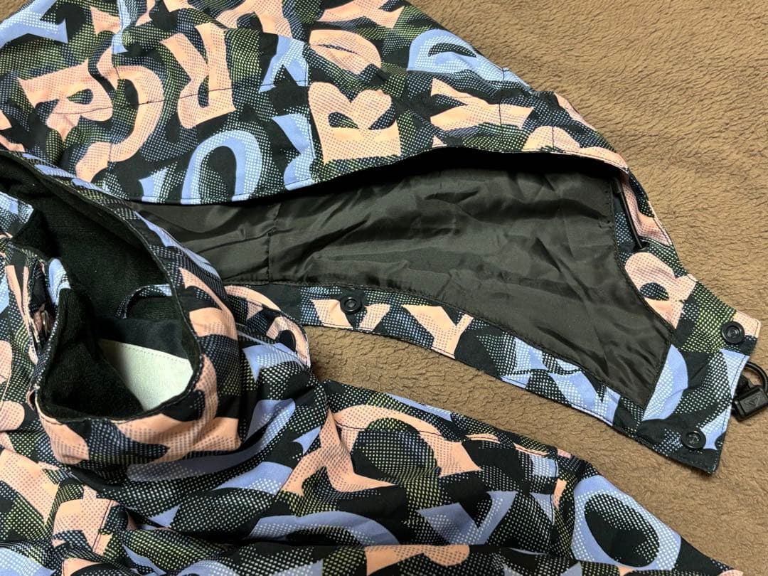 ✨新品未使用タグ付き✨ ROXY ロキシー フード付き スノーボードウェア 黒Ｌ