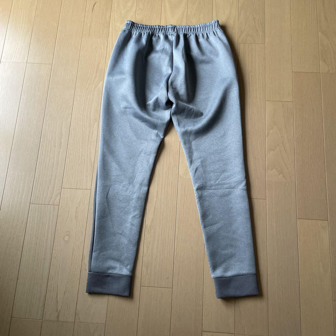 ヨネックス　細身スウェットパンツ　サイズL グレー　中古