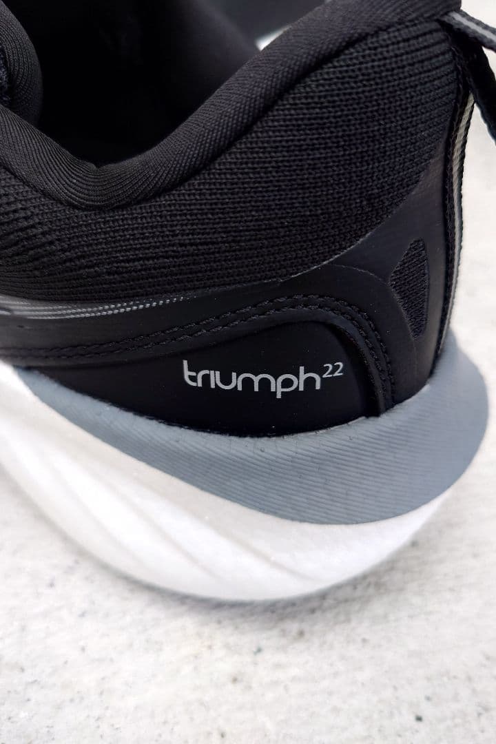 スパイク・シューズ Saucony Triumph 22 26.5cm