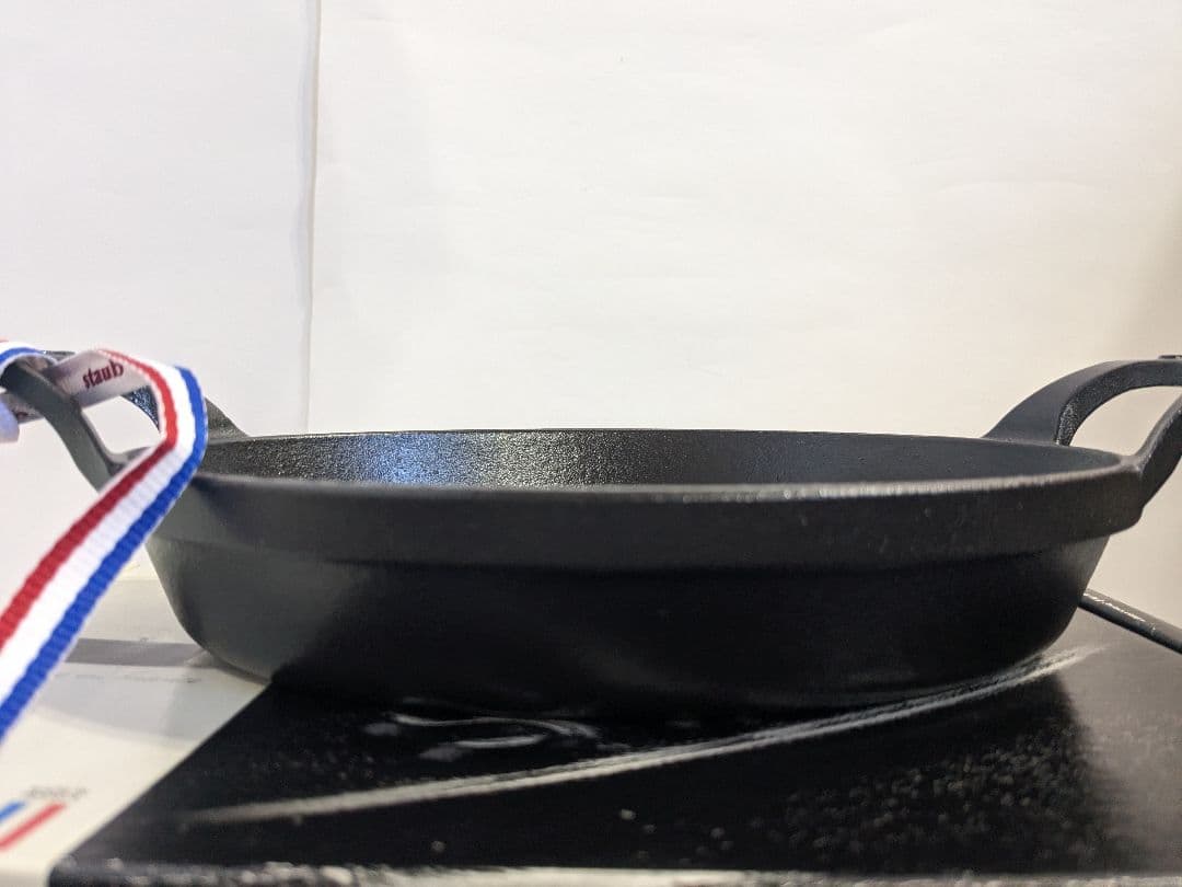 未使用　staub ストウブ　オーバル スタッカブル ディッシュ ブラック 21