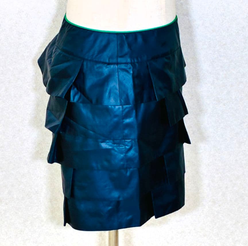 良品 アルチビオ ティアード ショートパンツ ゴルフウェア S 光沢感 キレイめ