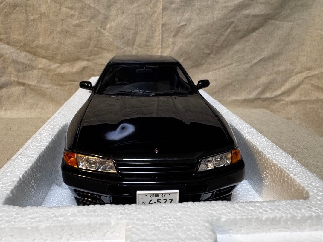ミニカー Nissan Skyline GT-R R32 1/18 Initial D