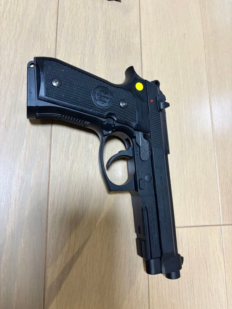 電動ハンドガン ベレッタ 充電器つき