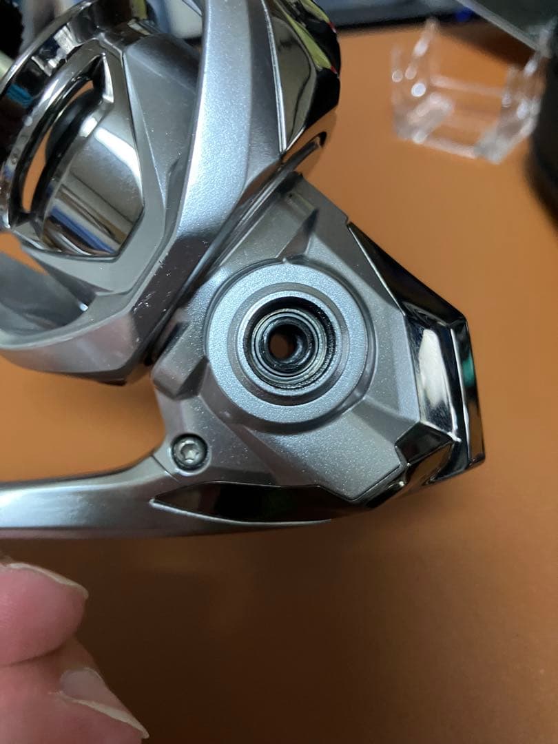 美品【シマノ 23 STRADIC 2500SHG】本体のみ