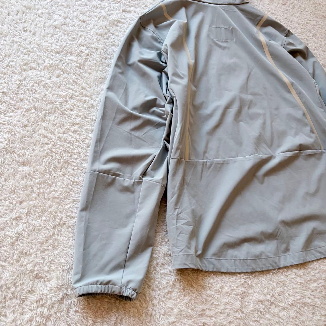 NIKE フード付きライトグレーウィンドブレーカー　XL